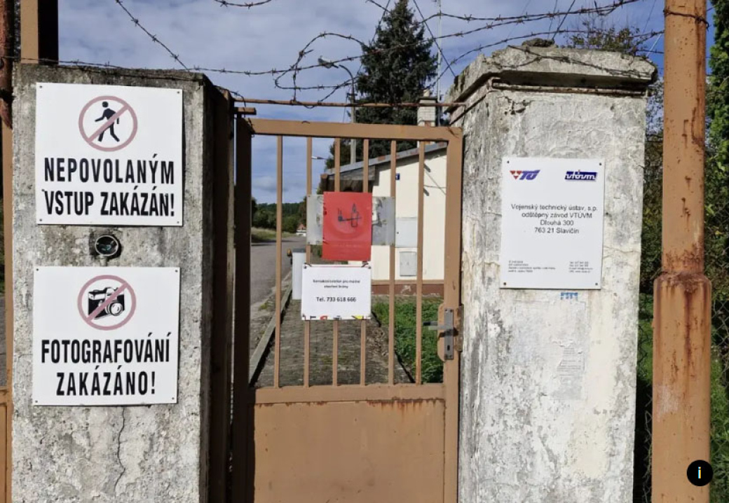 Neprofesionální. Hejtman a starostové ze Zlínska ostře odmítli Fialovo zpochybňování ruské stopy ve Vrběticích