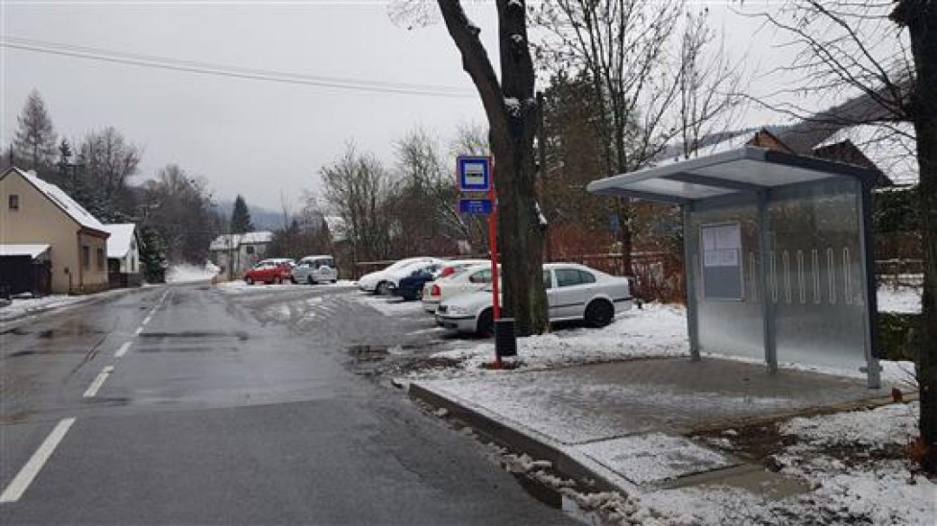 Vsetín obnovil čtyři autobusové zastávky