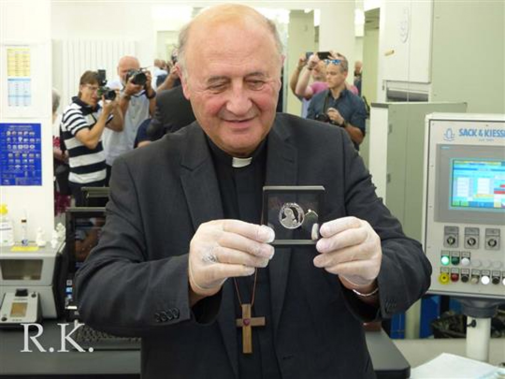 K oslavě sarkandrovského jubilea vznikla pamětní medaile, její ražbu ve Vsetíně provedl arcibiskup Graubner