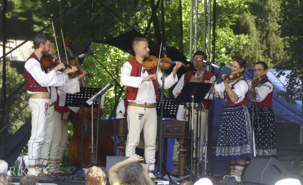 Hasiči z Jasenky slaví stodvacátiny. Na založení sboru museli vybírat peníze na zábavách