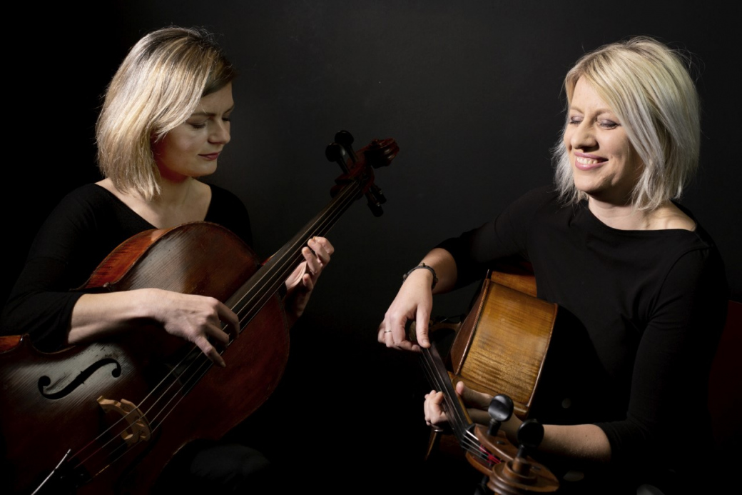 Dvě violoncella, dvě zpěvačky, jedno pódium – to je unikátní uskupení Tara Fuki