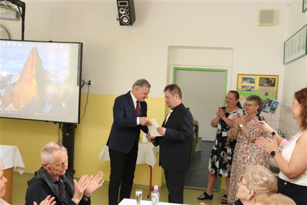 ZŠ a MŠ Vsetín, Luh oslavila 60. výročí akademií i dnem otevřených dveří