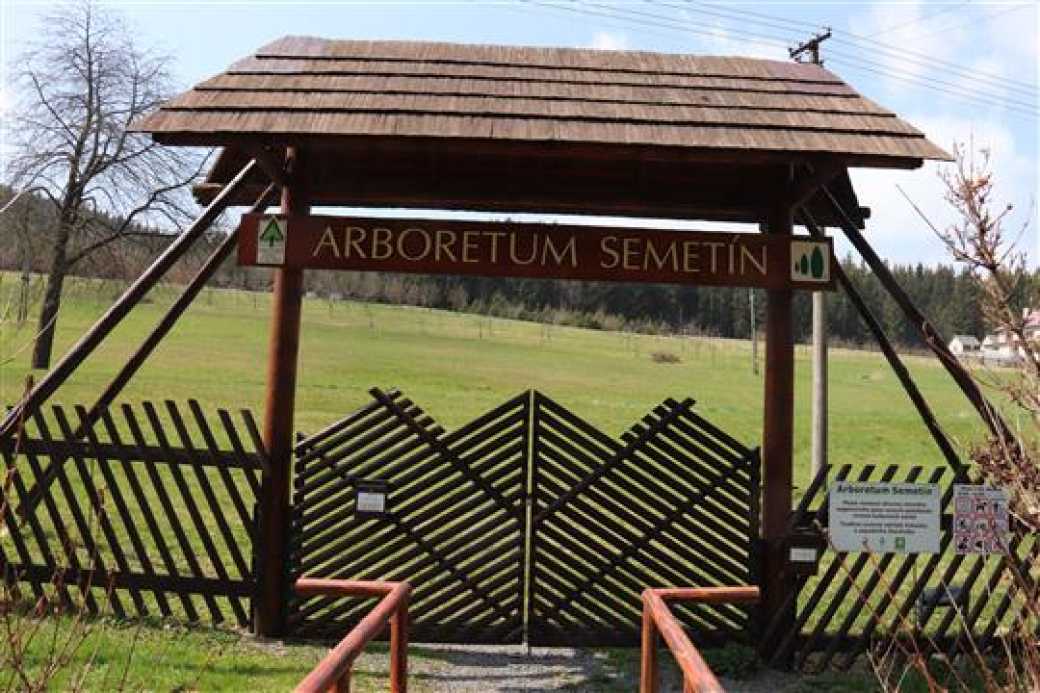 Arboretum v Semetíně zatraktivní vodní prvek