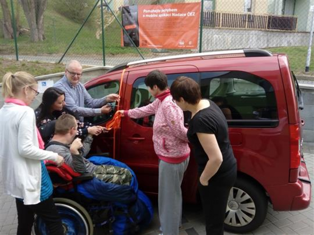 Auto pro lidi s kombinovaným postižením ze vsetínské Naděje zařídili nadšenci s EPPkou