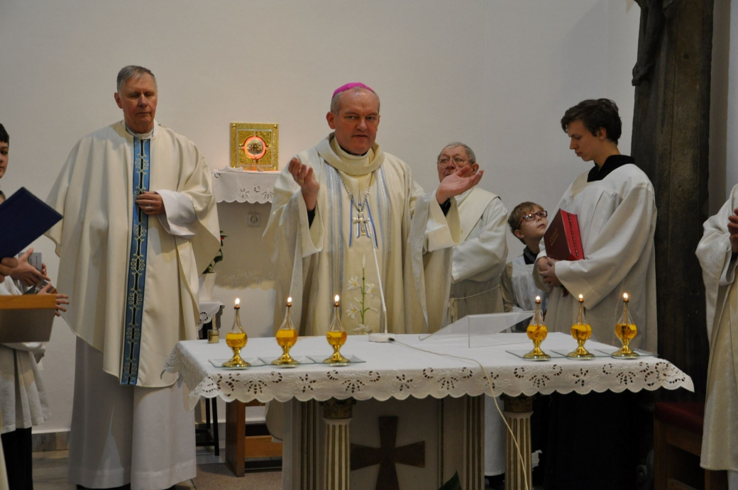 Biskup Josef Nuzík požehnal novému internímu pavilonu Vsetínské nemocnice