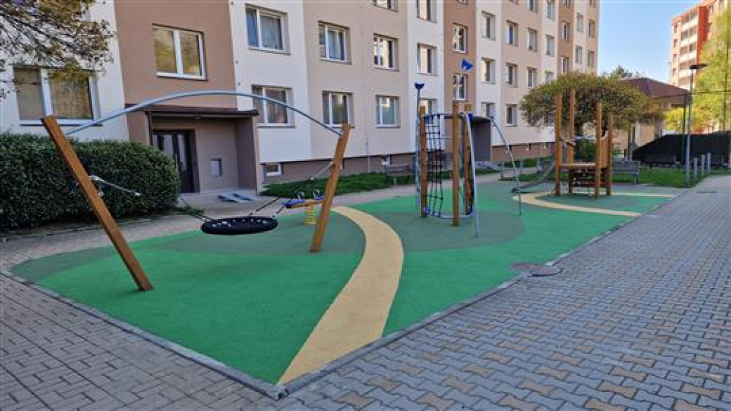 Město Vsetín rekonstruovalo dětské hřiště na Jasence