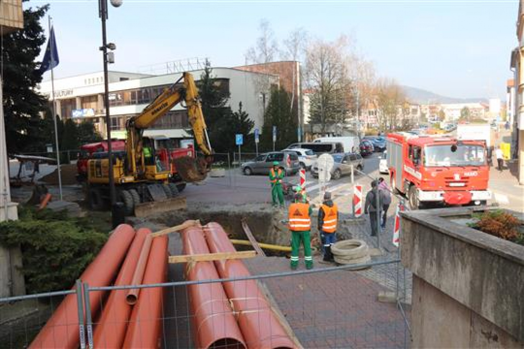 Dopravu v centru Vsetína poznamenají uzávěrky komunikací