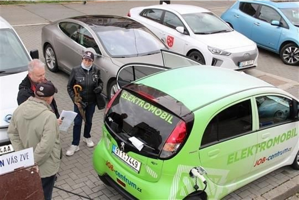Zájemci si ve Vsetíně vyzkouší elektromobil, elektrokolo i další ekologicky šetrné formy dopravy