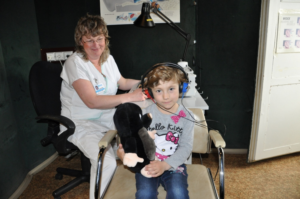 Kontrolou sluchu u předškoláků začali nově nabízet také odborníci ve Vsetínské nemocnici 