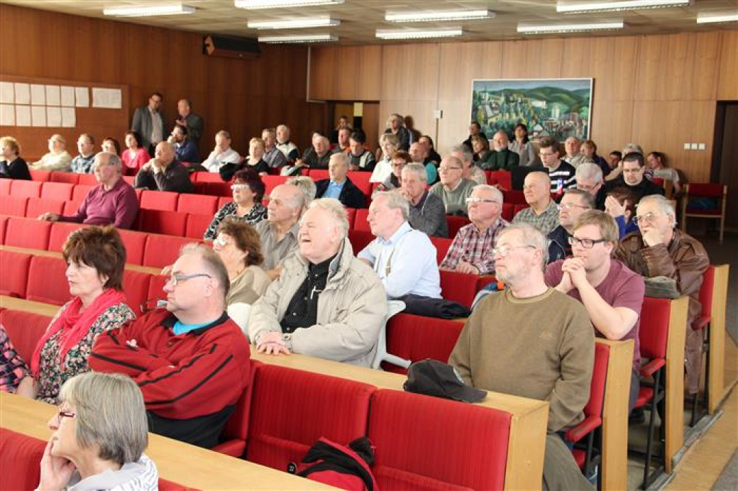 Občané v Kotli vyjádřili Čunkovi podporu při rekonstrukci nádraží včetně galerie