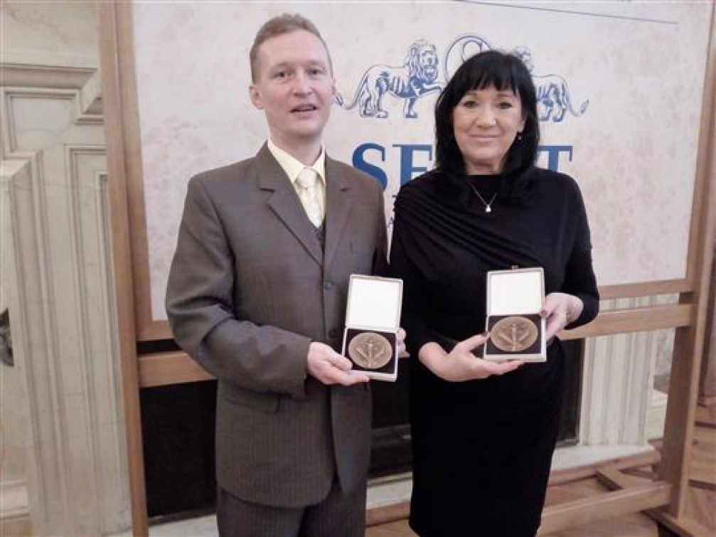 Ministerské medaile obdrželi Martinásková a Kovařík