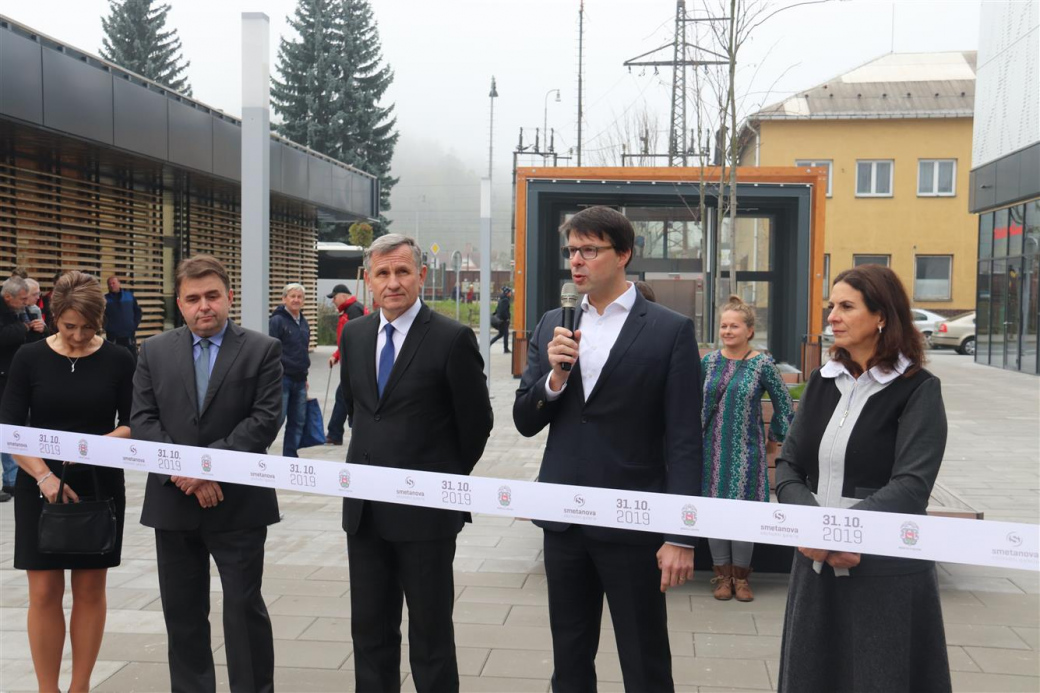 Obchodní galerie otevřena. V centru Vsetína přibyla parkovací místa