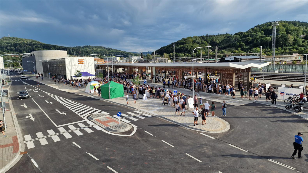 Vsetín slavnostně otevřel nové autobusové nádraží