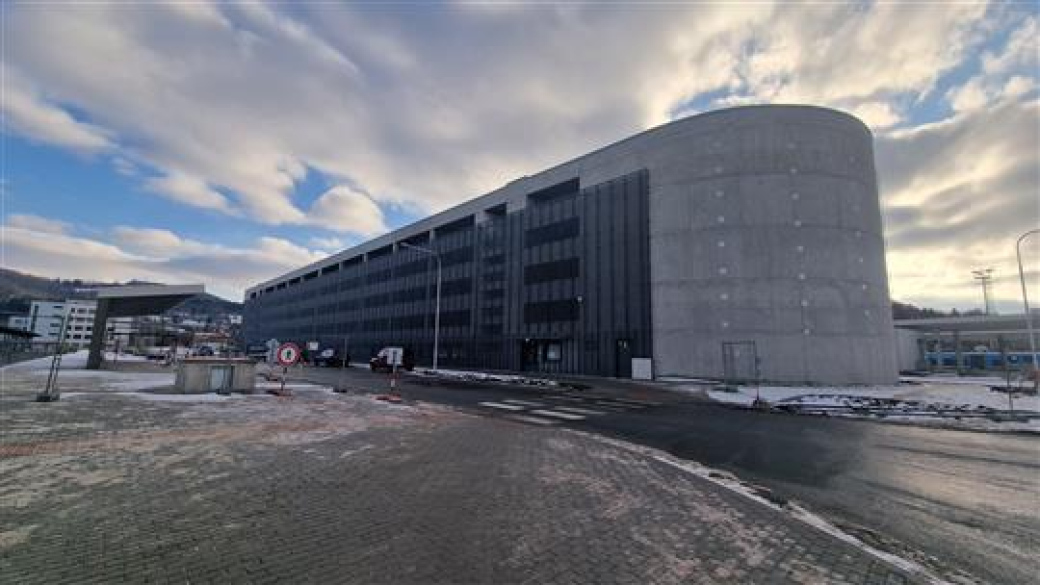 Parkovací dům ve Vsetíně se otevřel 1. února