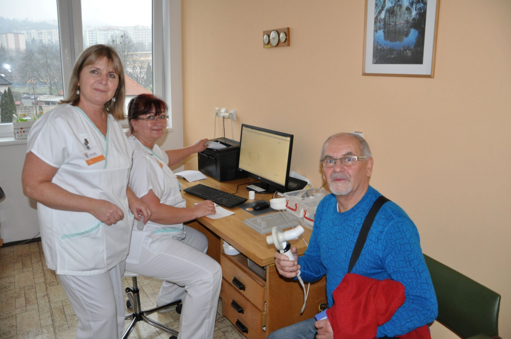 Ve Vsetínské a Kroměřížské nemocnici si lidé mohou nechat zdarma vyšetřit zdraví svých plic