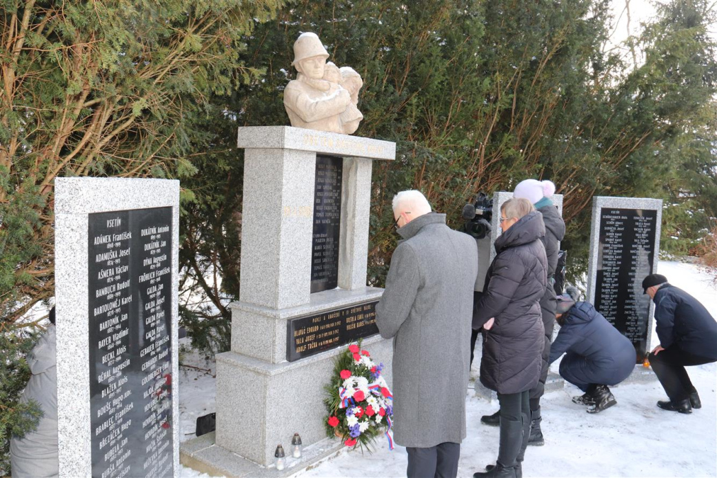 Pomník válečných obětí na Jasence se dočkal rozšíření