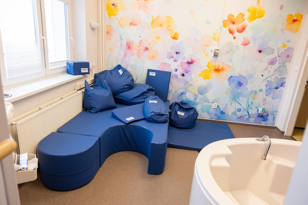 Porodní gauč podporuje přirozený průběh porodu