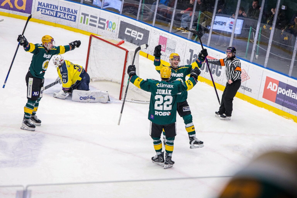 Vsetín po konci trenéra Babky procitl, v derby porazil poslední Zlín 4:2