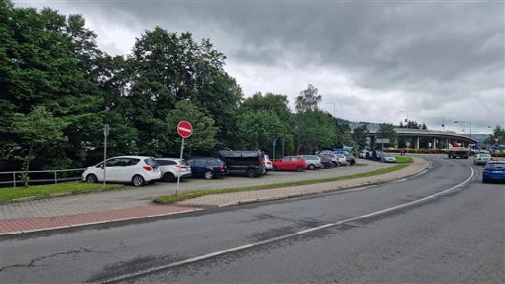 Na Dukelské a části Štěpánské ve Vsetíně začíná platit rezidentní zóna