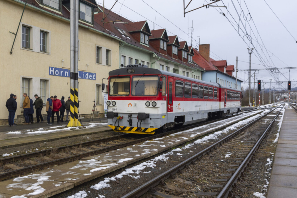 Výluka na železniční trati Vsetín – Horní Lideč – Střelná potrvá téměř rok. Dopravu zajistí autobusy