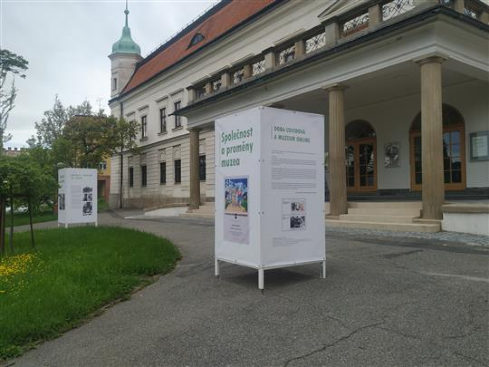 Výstava před zámkem Vsetín mapuje vývoj muzeí