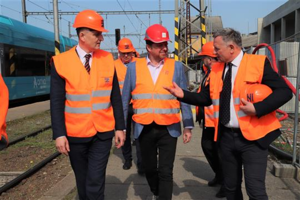 Zástupci Správy železnic a města si pochvalují průběh přestavby vsetínského nádraží