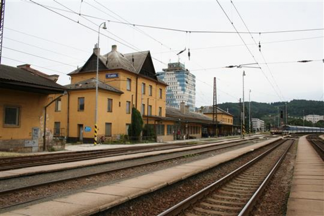 K rekonstrukci vsetínského vlakového nádraží je opět blíže