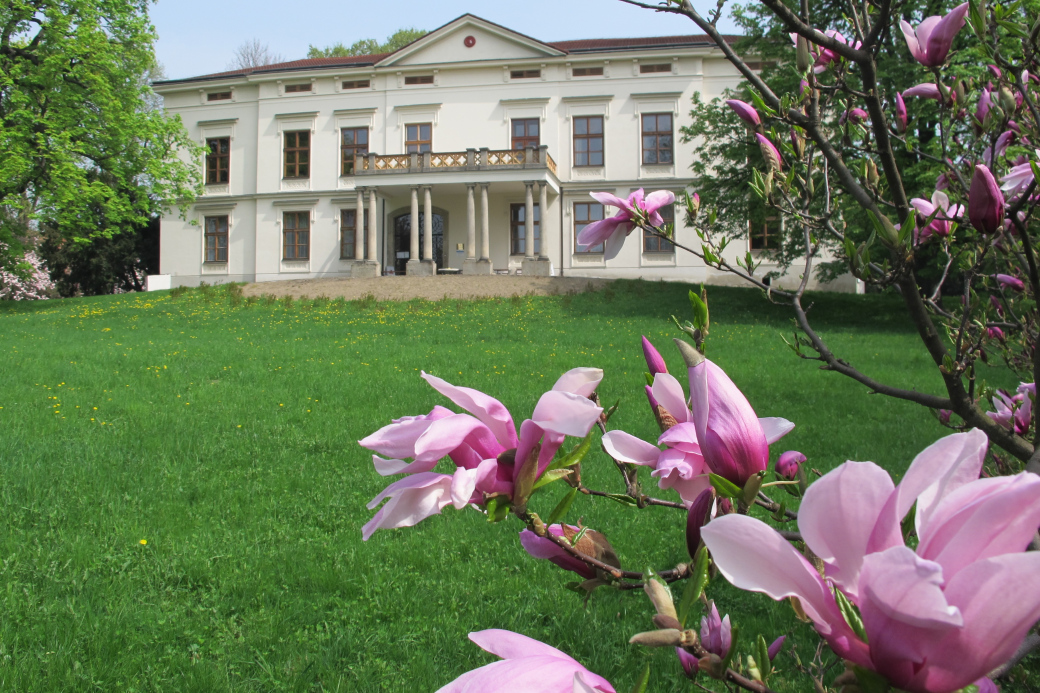 Využijte letní dětské prohlídky zámku v Lešné
