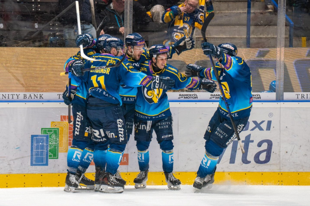 Zlín nechal Pardubice dotáhnout z 5:1 na 5:4, přesto sérii srovnal. O postupujícím se rozhodne v pátek