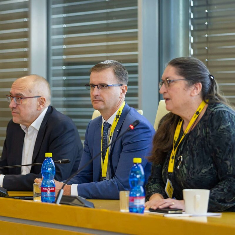 Kraj přispěje školám 3 miliony korun na mzdy nepedagogů