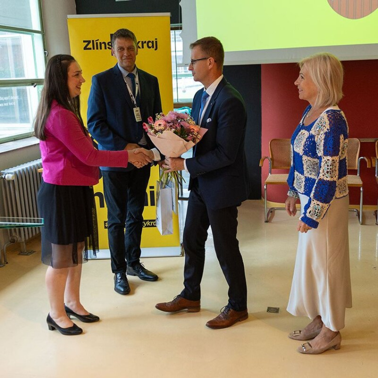 Šest obcí v kraji získalo certifikáty za podporu života přívětivého k rodinám. Včetně Jablůnky a Vsetína