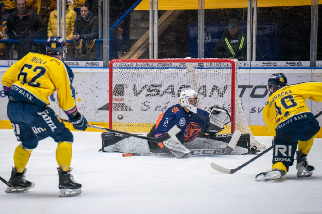 Berani po dramatu porazili Litoměřice, v předkole play-off je čeká rezerva Pardubic. Vsetín doma přetlačil Kolín