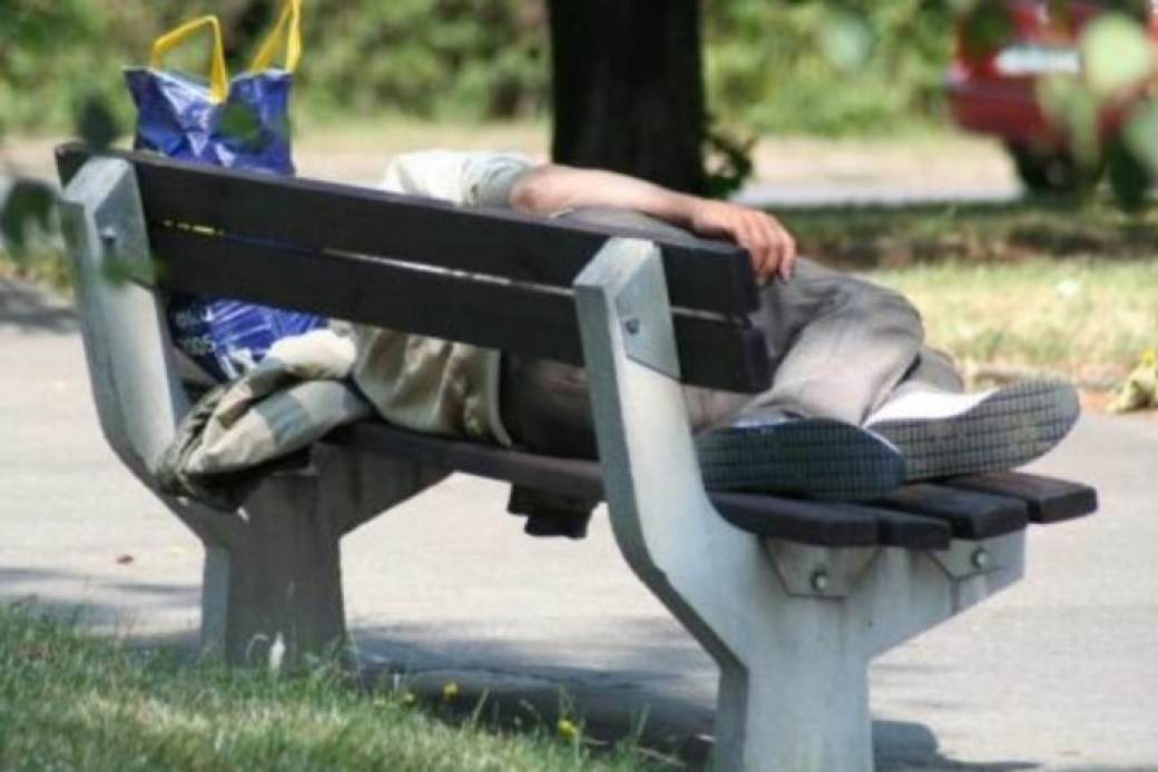 Bezdomovci v centru Zlína spoléhají na „beztrestnost“. Tento stav musí skončit, říká šéf městské policie