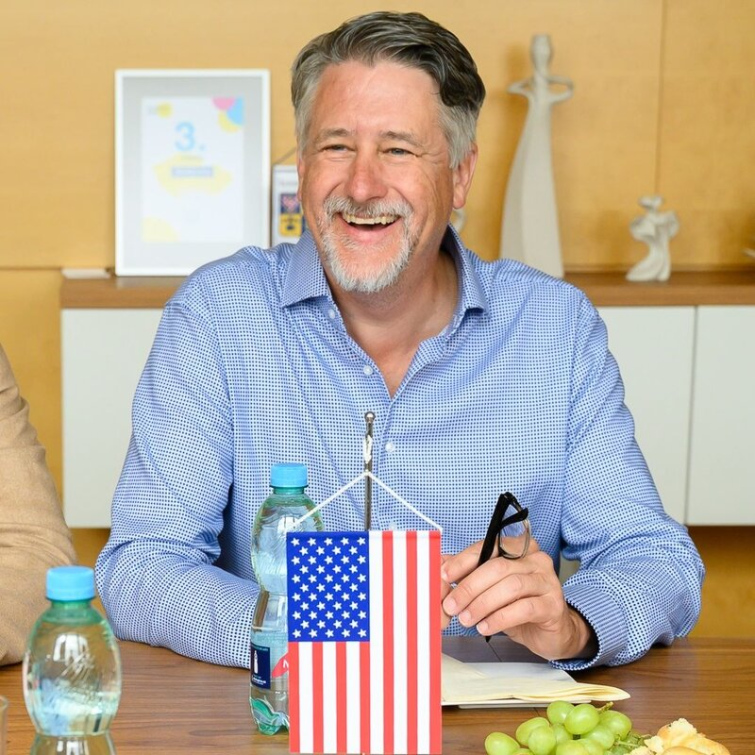 Do Zlínského kraje přijel Drew Scheberle z Texasu, firmám z regionu má otevřít cestu do USA