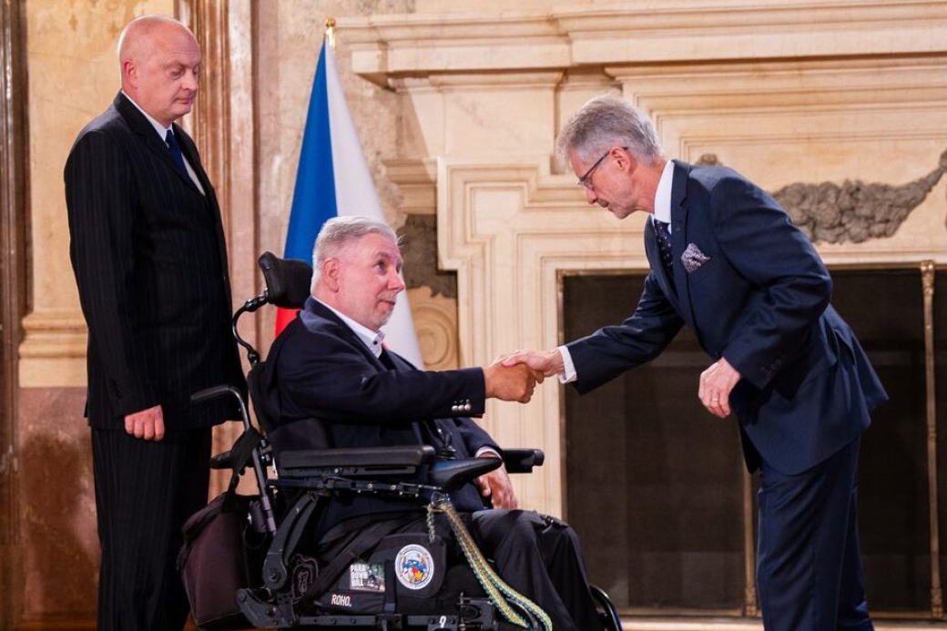 Stříbrnou medaili předsedy Senátu získal zakladatel sledge hokeje Roman Herink