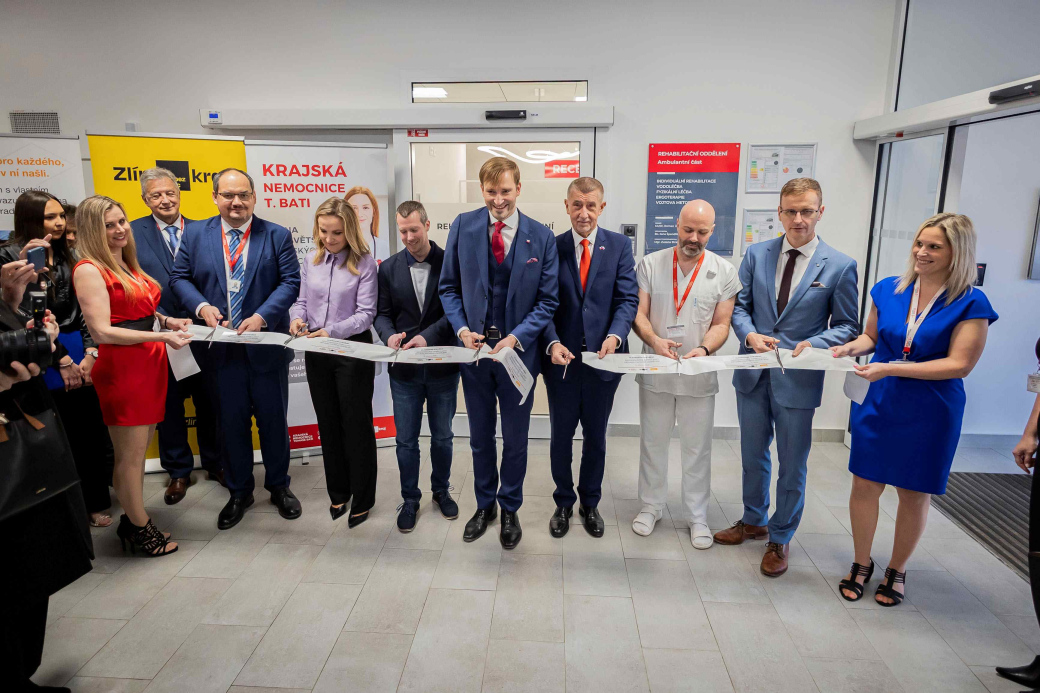 Rehabilitace KNTB má nové ambulantní prostory. Otevíral je Babiš s Vojtěchem