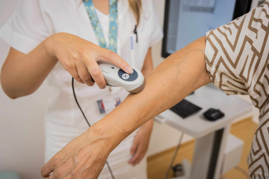 Den melanomu před prázdninami přilákal do KNTB desítky lidí