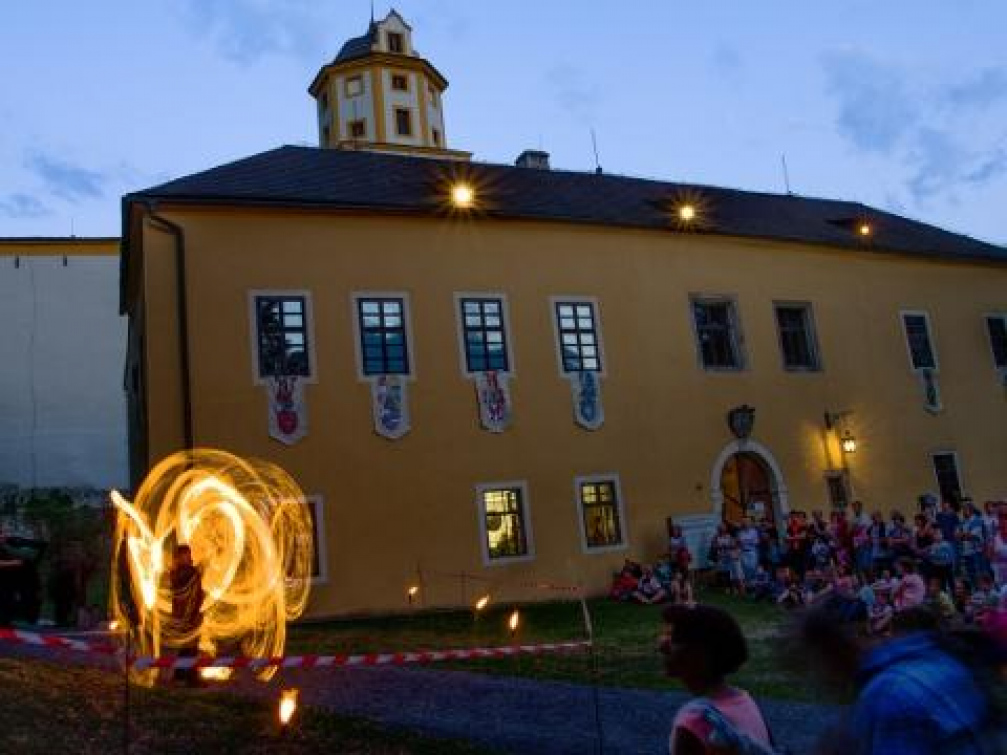 Malenovický hrad zahájí novou sezonu, za vstupenky si lidé letos připlatí