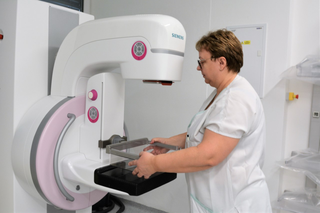 Komfortní péči zajišťuje pacientům Uherskohradišťské nemocnice nejnovější mamograf