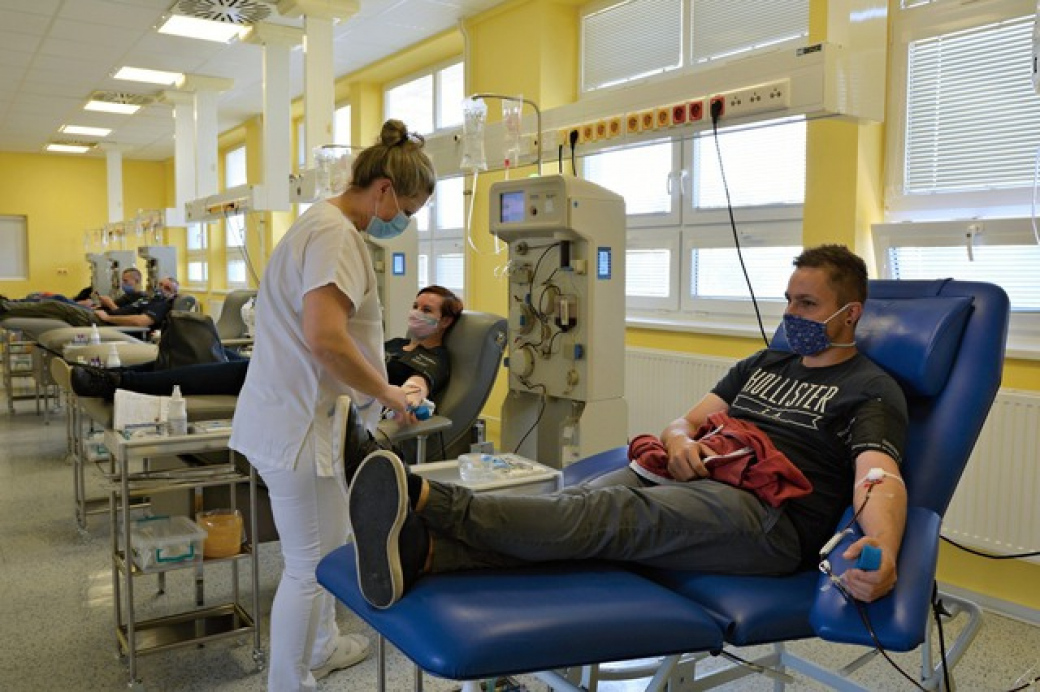 Uherskohradišťská nemocnice loni uskutečnila 12 600 odběrů krve a vyrobila 105 jednotek rekonvalescentní plazmy