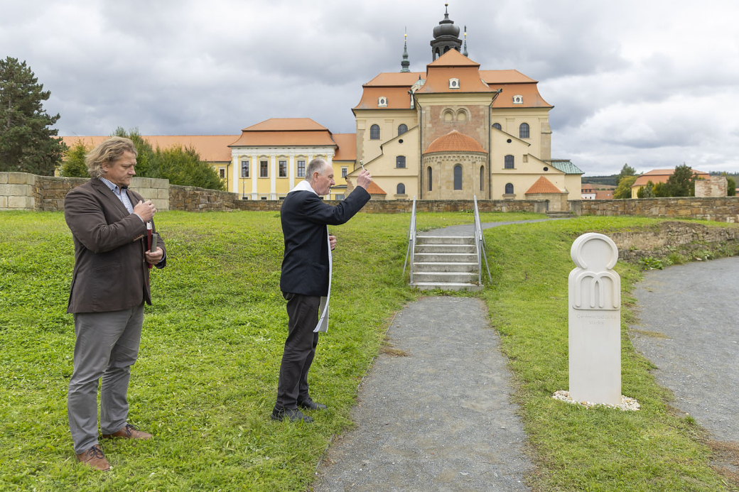 Na Velehradě bude vítat poutníky nový milníkový kámen Cyrilometodějské stezky