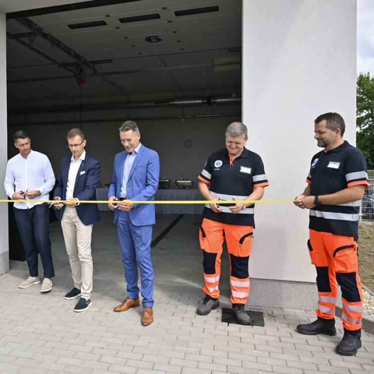 Zdravotnická záchranná služba Zlínského kraje dokončila rozšíření základny v Uherském Hradišti
