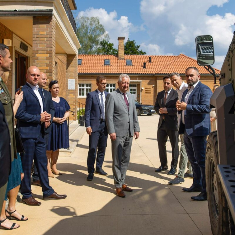 Ministr obrany jednal ve Zlínském kraji o projektu CAMPUS-TECH