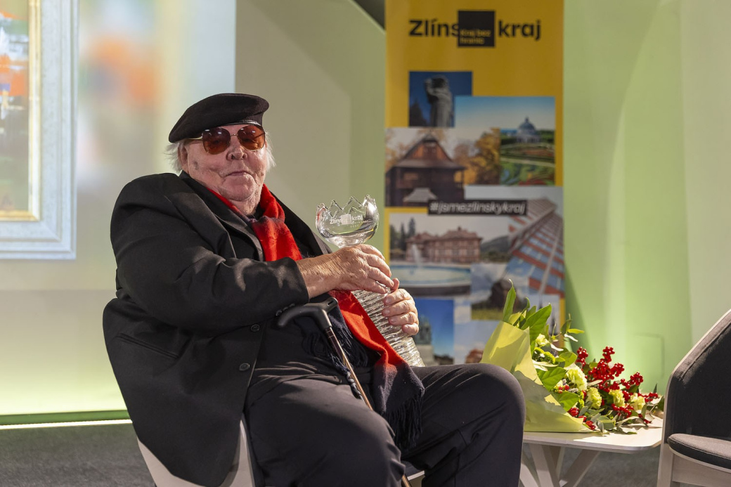 Držitelem ocenění Pro Amicis Musae se stal akademický malíř a grafik Jiljí Hartinger