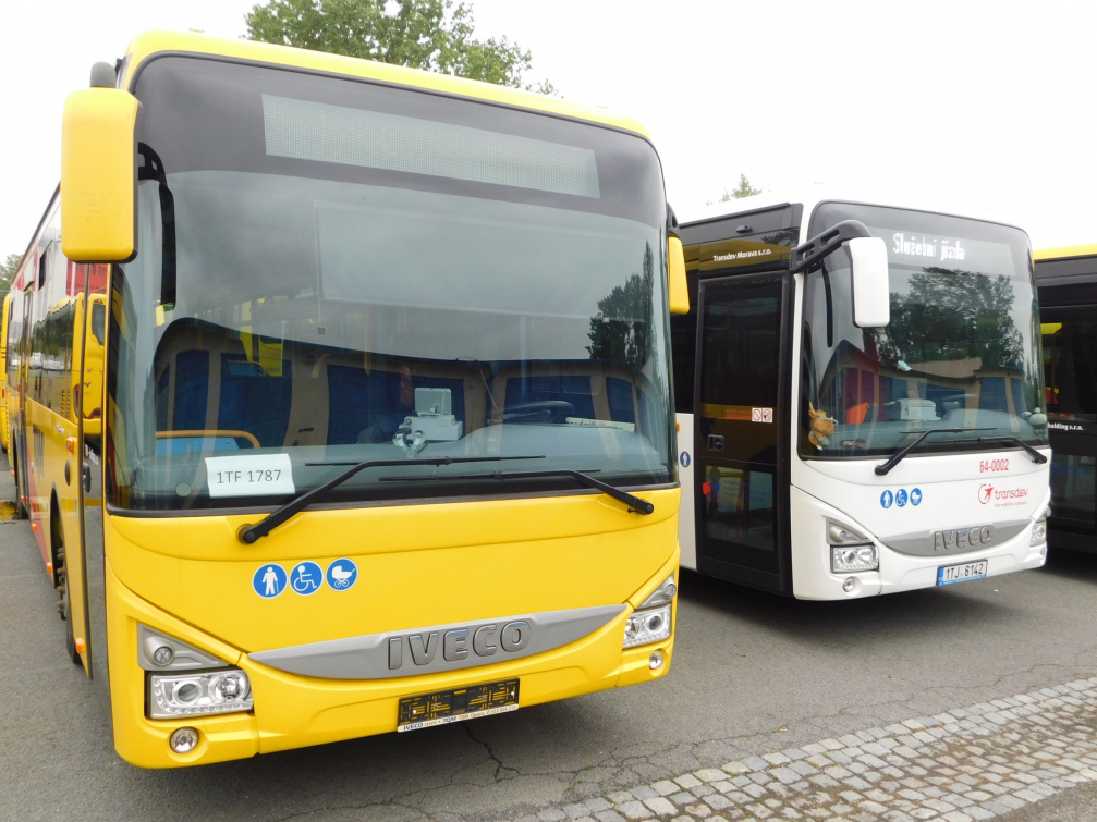Autobusoví dopravci, kteří v kraji nastoupí od 1. ledna, představili svůj vozový park
