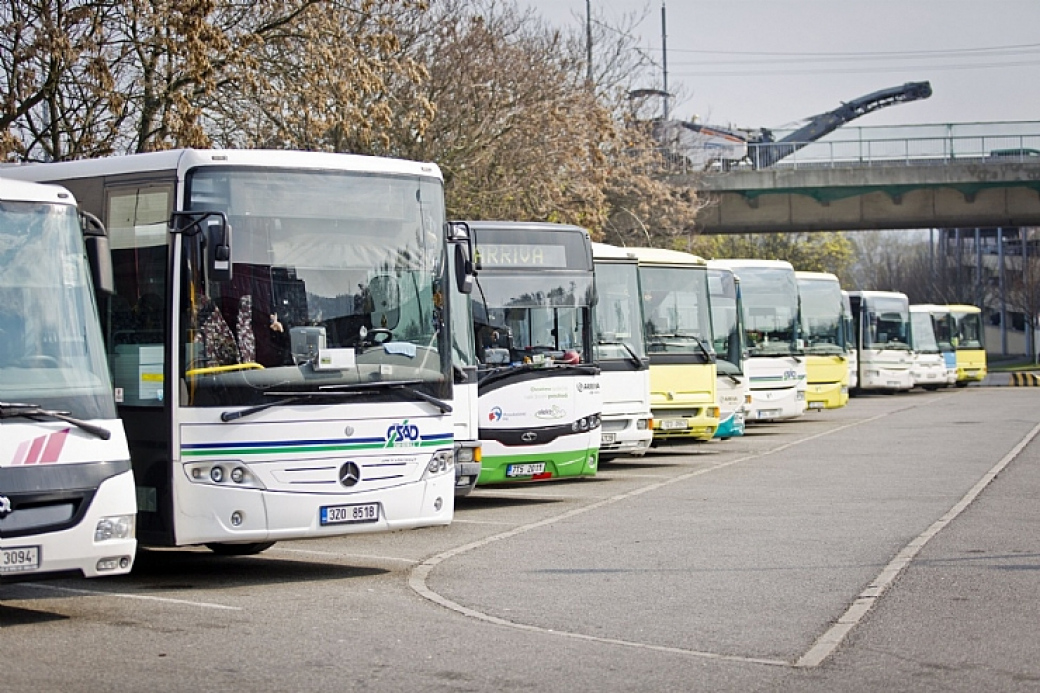 Potvrzeno: Zlínský kraj v soutěži na autobusové dopravce nepochybil, může uzavřít smlouvy