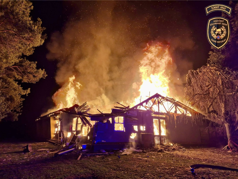 Bažantnici v Boršicích hasilo devět jednotek