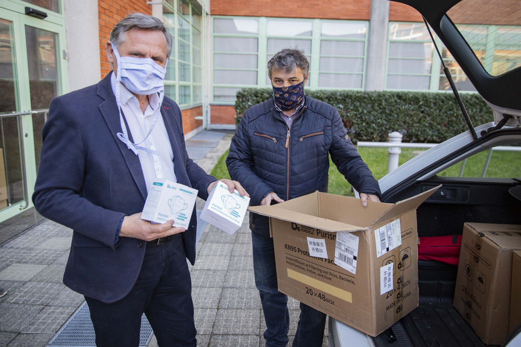 Zlínský kraj dostal od teplárny darem 2 500 respirátorů typu FFP2