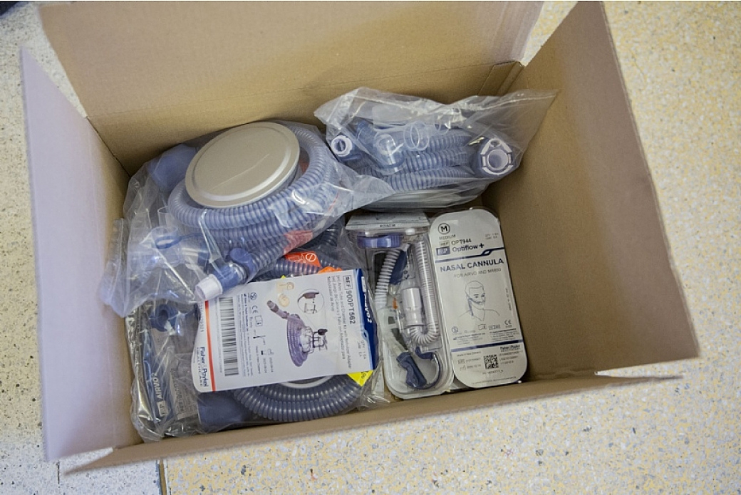Nemocnice ve Zlínském kraji obdržely dvacet přístrojů na podporu dýchání