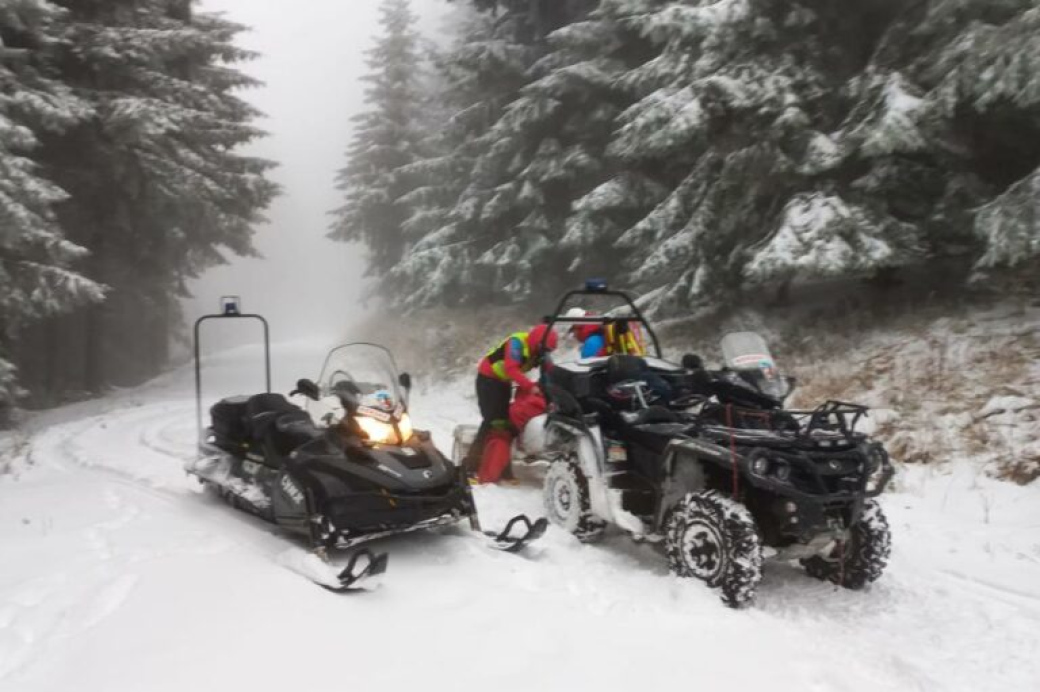 Záchranáři Horské služby Beskydy mají za sebou první letošní zásah na sněhu